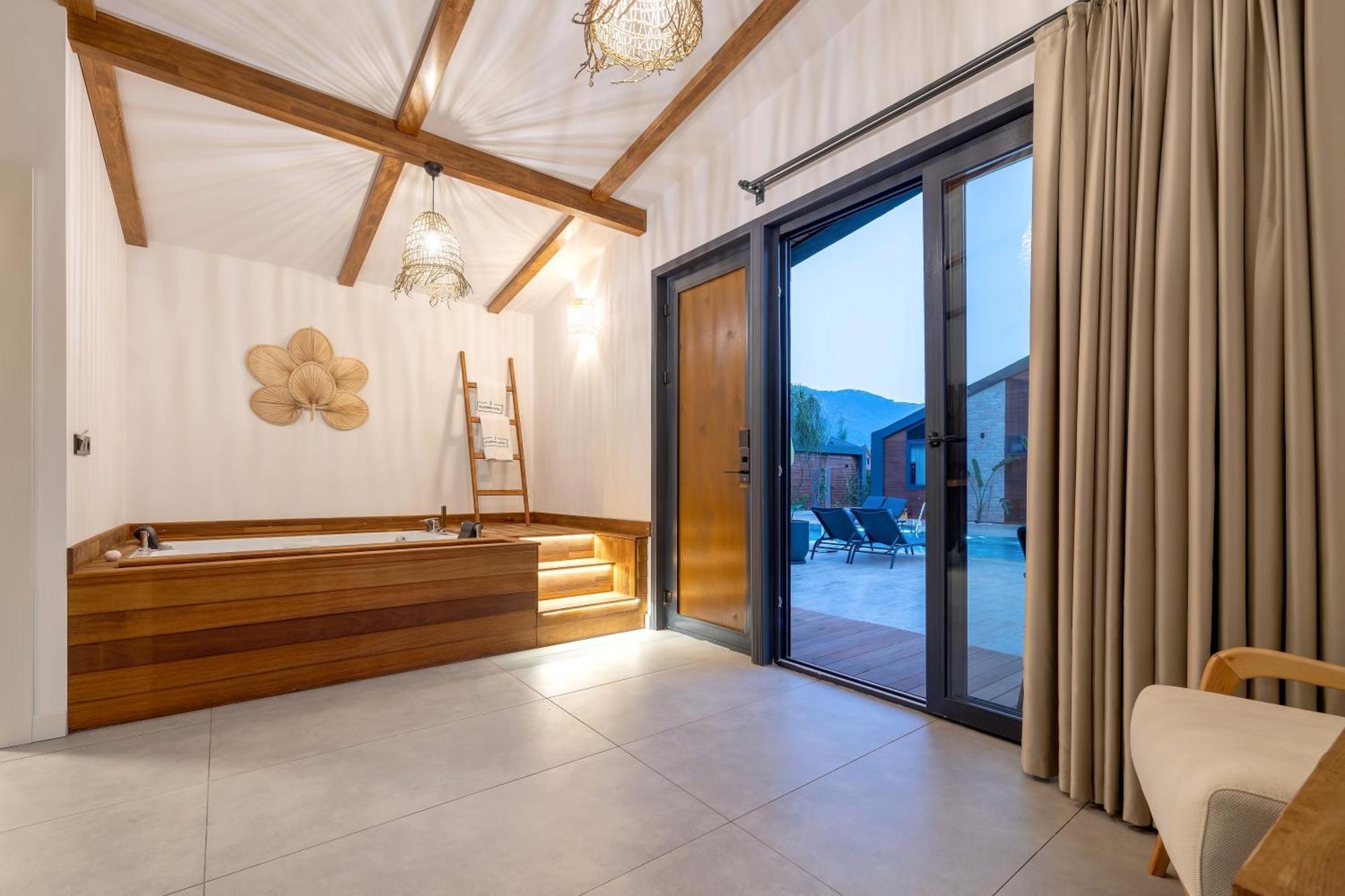 Rota Kilidonia Karaoez Suites&Villas Exterior photo